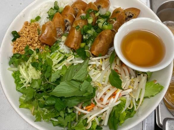 Egg Rolls Vermicelli Bowl.